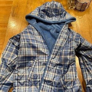 Marmot Girls Winter Coat. Blue plaid. Very soft interior!  Size Kids Large.